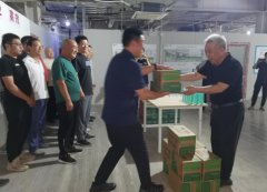 党旗飘扬送清凉 组织关怀沁人心